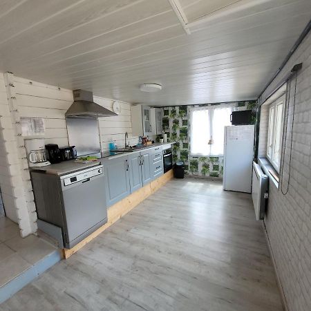 Beau Chalet 6 Personnes Avec Jacuzzi Tilly-sur-Seulles Exterior photo