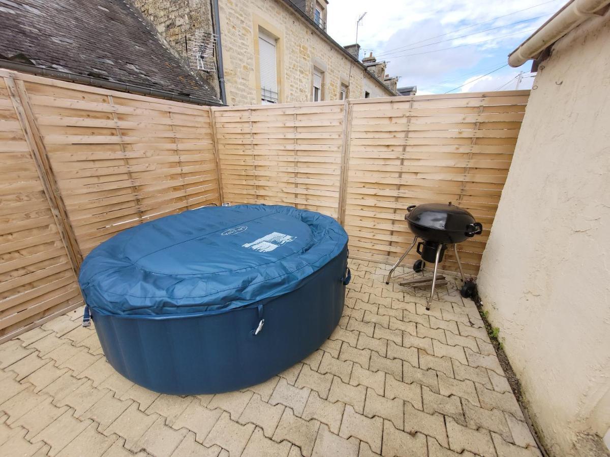 Beau Chalet 6 Personnes Avec Jacuzzi Tilly-sur-Seulles Exterior photo