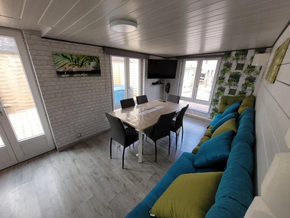 Beau Chalet 6 Personnes Avec Jacuzzi Tilly-sur-Seulles Exterior photo