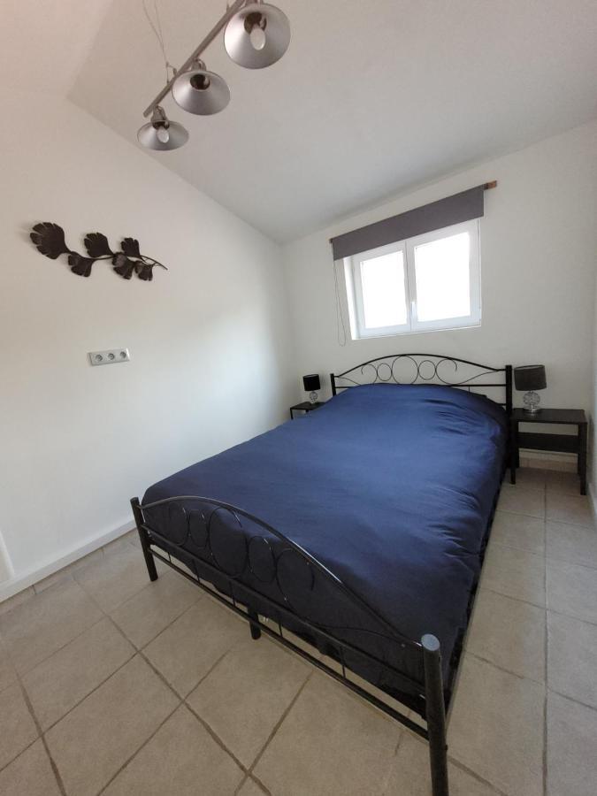 Beau Chalet 6 Personnes Avec Jacuzzi Tilly-sur-Seulles Exterior photo